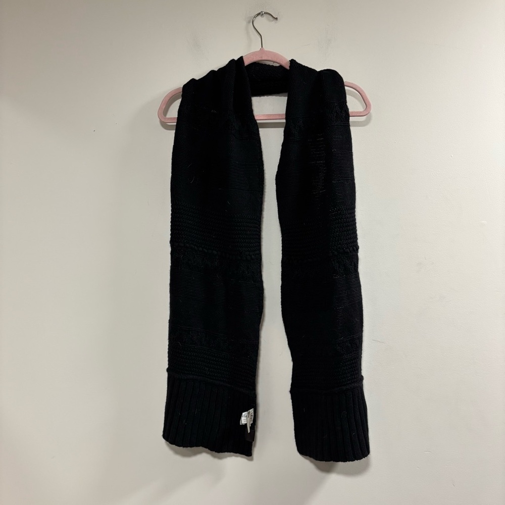 UGG Black Cable-Knit Scarf